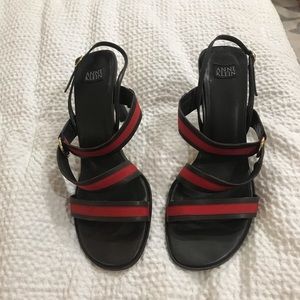 3” open toe sandal in size 8.